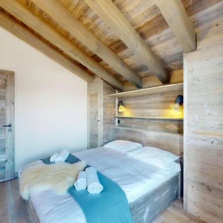 Cosy In With Balcony *